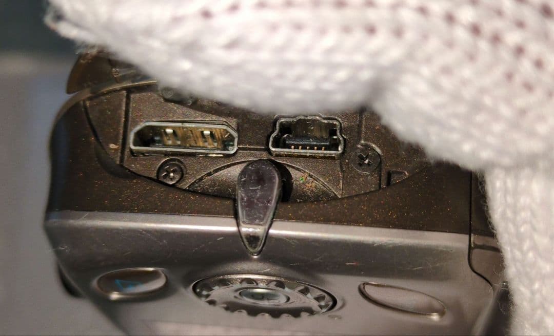 ジャンク　デジカメ　CANON　PC1356 （バッテリー無し）