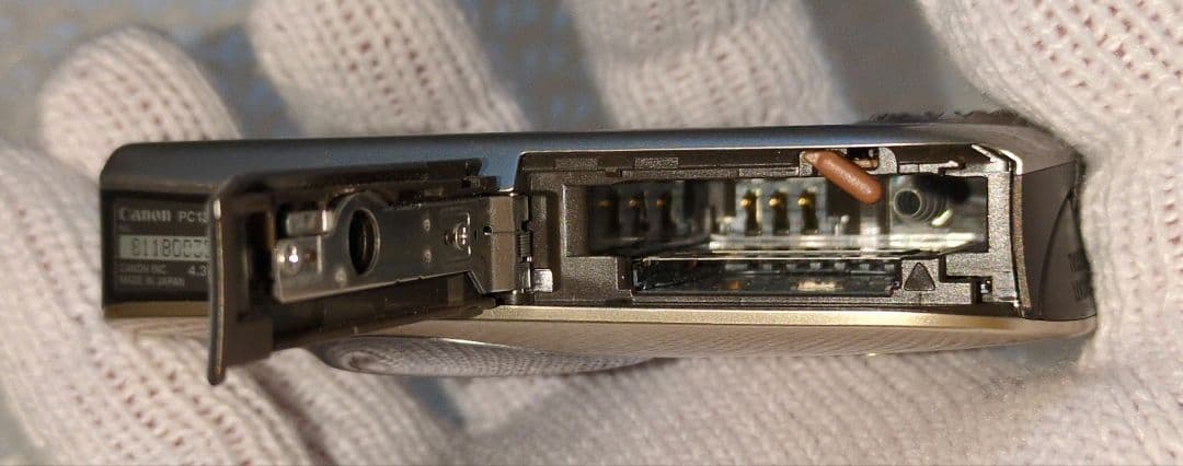 ジャンク　デジカメ　CANON　PC1356 （バッテリー無し）