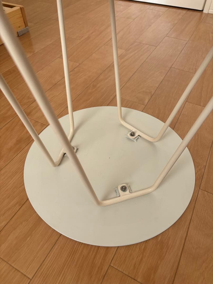 イデ― IDEE WALLABY SIDE TABLE White