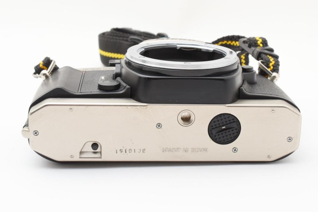 美品 ニコン FM-10　説明書付き　フィルムカメラ　モルト新品交換済 C969