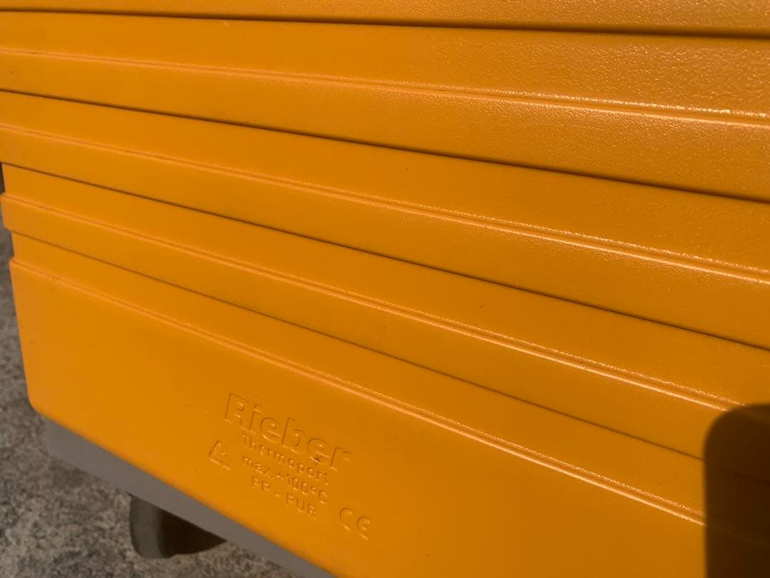 ホテルパン保温、搬送用リーバーサーモポート