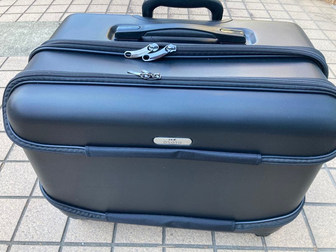 新品未使用！Gex OSOTOペットハードシェルキャリーローラー　Mサイズ