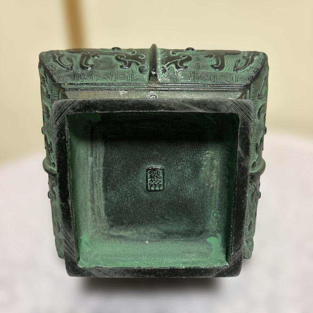 青銅製彫刻模様壺型装飾品　花瓶　花生　花入　花器　アンティーク