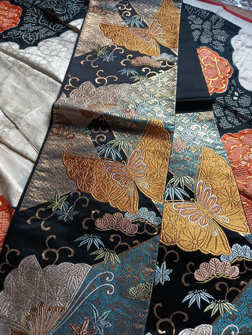 振袖フルセット　古典的な絞り　黒　朱　金駒刺繍　164/66.5