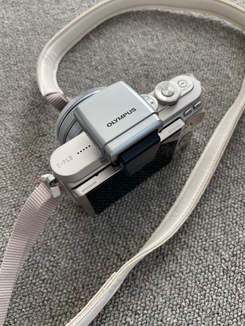 値下げ　OLYMPUS E-PL8 カメラ　一眼レフ　デジカメ　カメラ