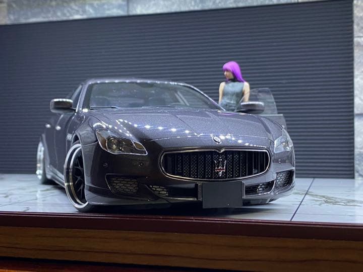1/18 オートアート マセラティ クワトロポルテ GT S グレー　カスタム