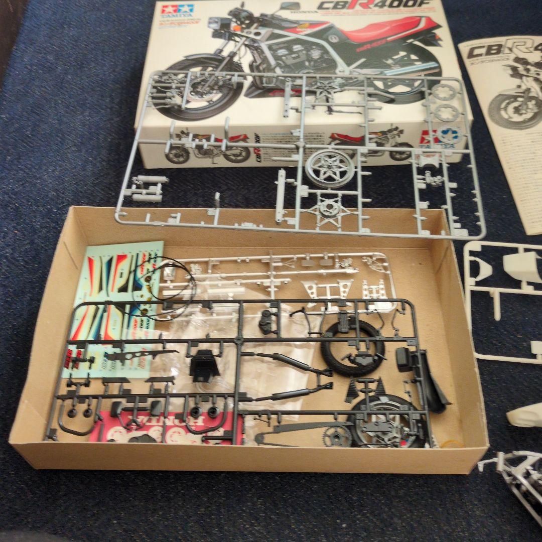 anju.akitopapa　Tamiya CBR400F 一部未組立