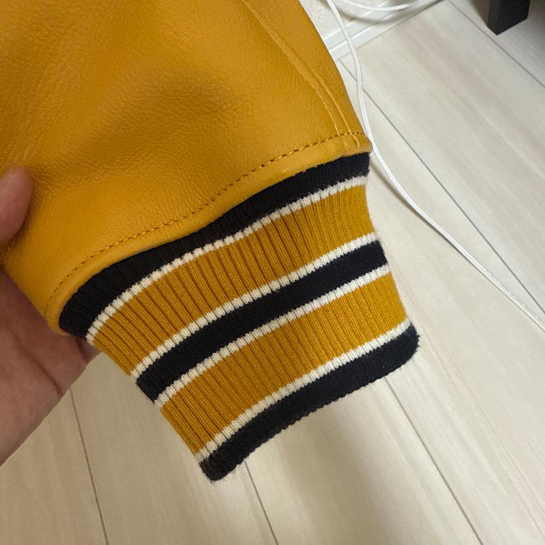 ZARA レザーボンバージャケット　スタジャン