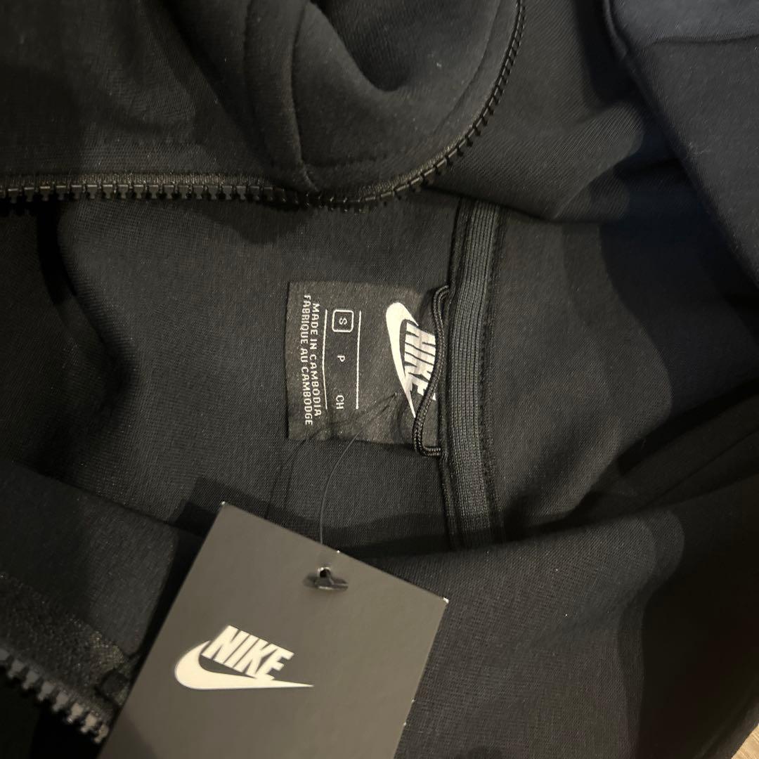 新品NIKE テックフリースパーカー S
