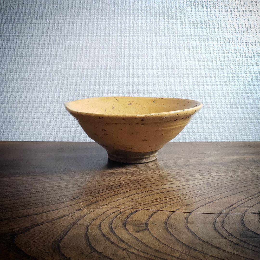 茶碗 抹茶椀 茶道具 茶器 黄土色 陶器 鉢 訳あり 欠け 井戸脇茶碗