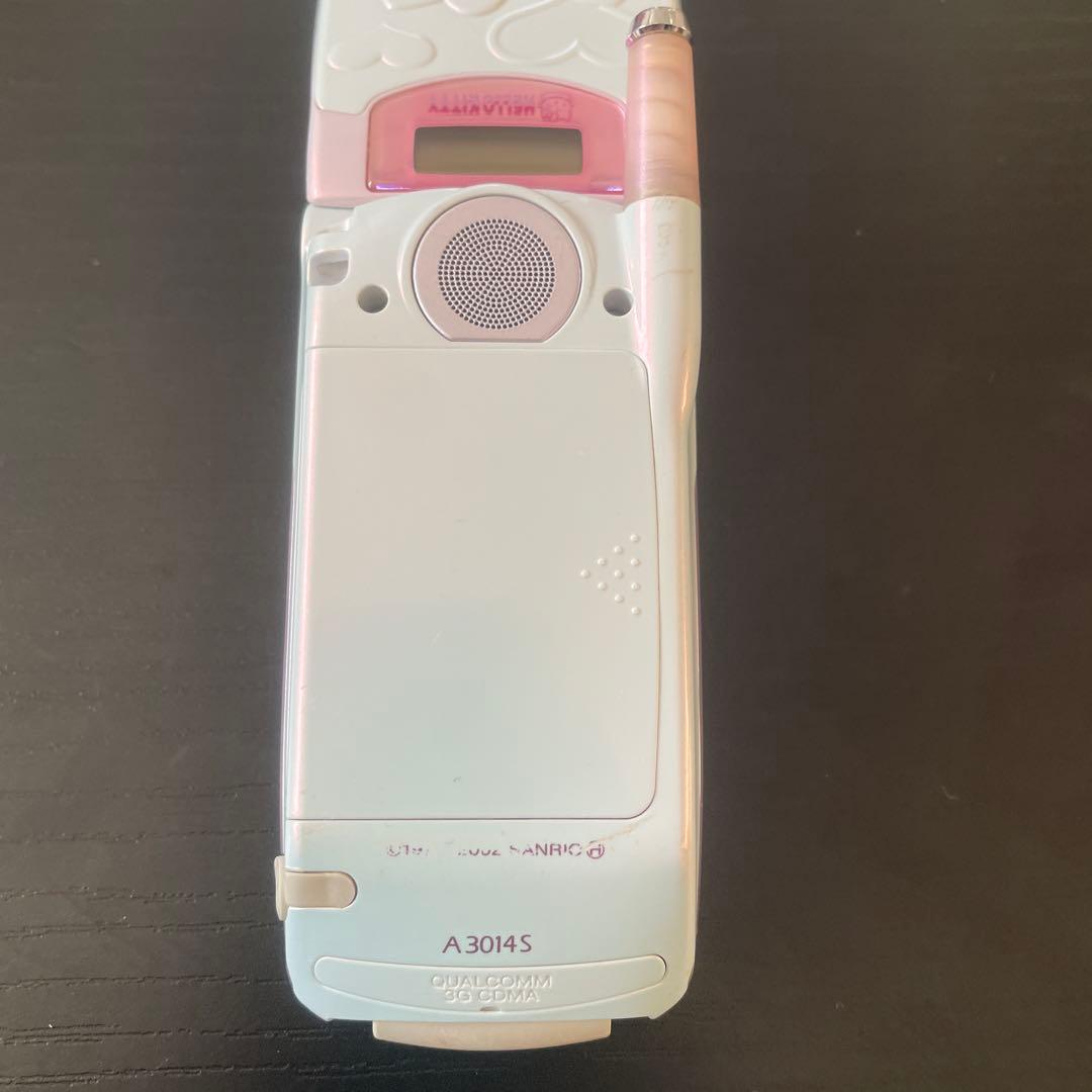 希少品キティちゃんガラケー