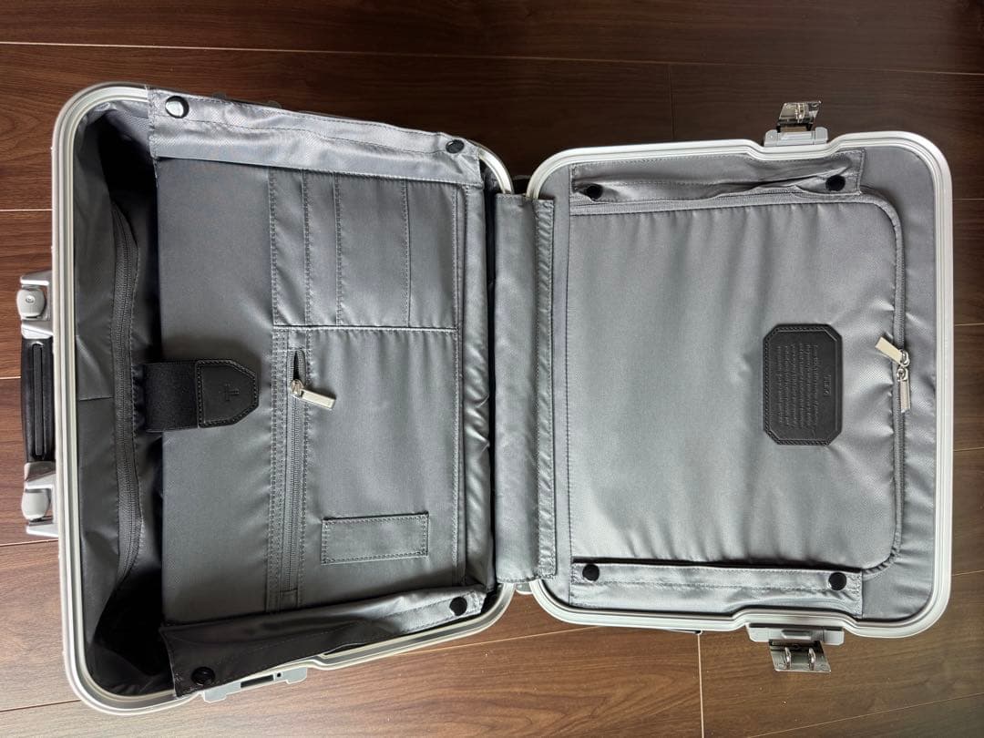 トゥミ　コンパクト・キャリーオン