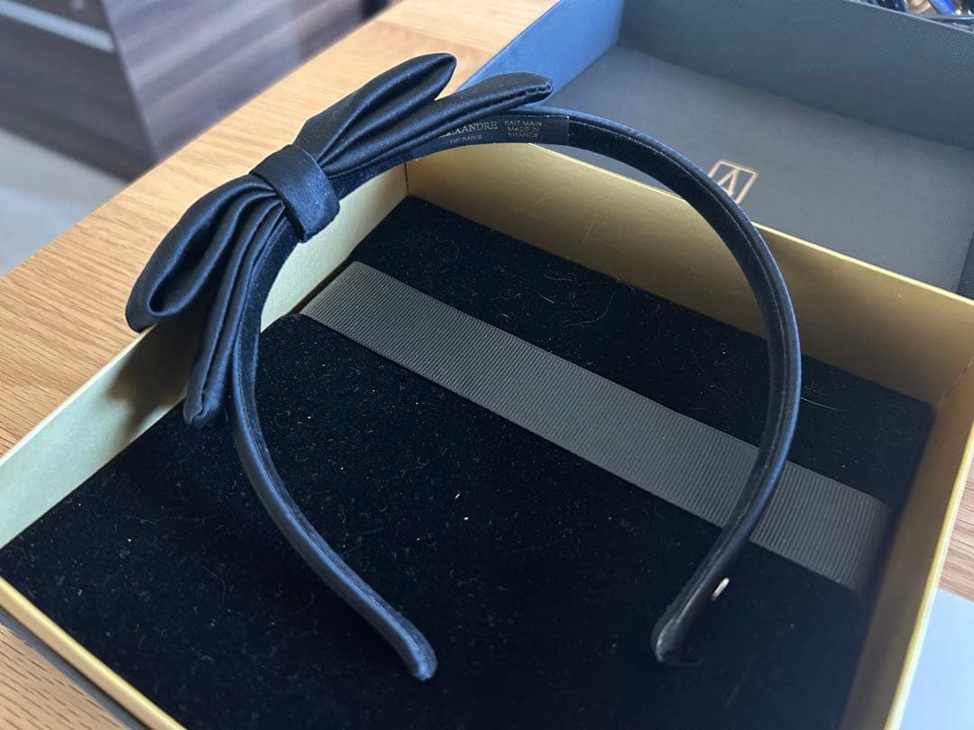 さっちゃんさま専用 アレクサンドルドゥパリ サテンのリボンカチューシャ