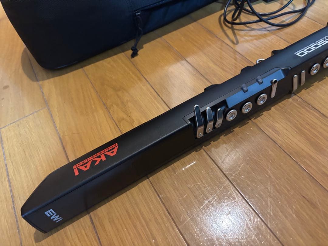 AKAI EWI5000 エアロフォン 電子管楽器 ワイヤレス対応 ストラップ付