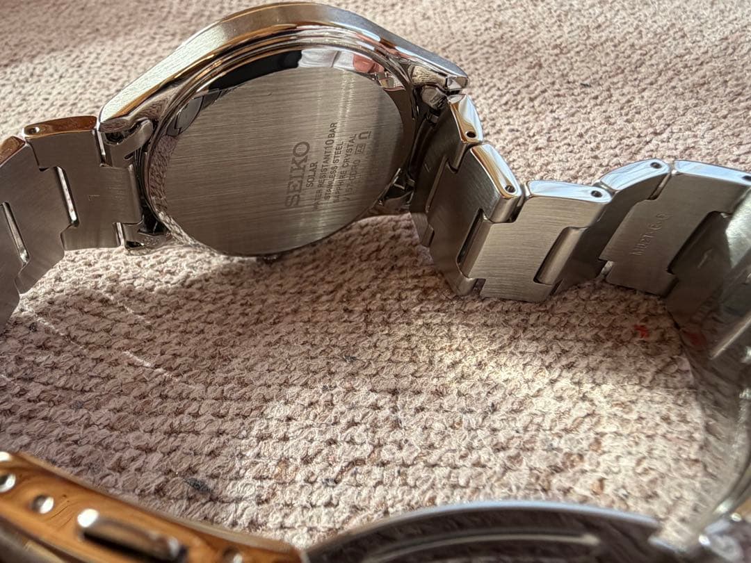 美品　セイコー腕時計　セイコーソーラー腕時計　SBPX147