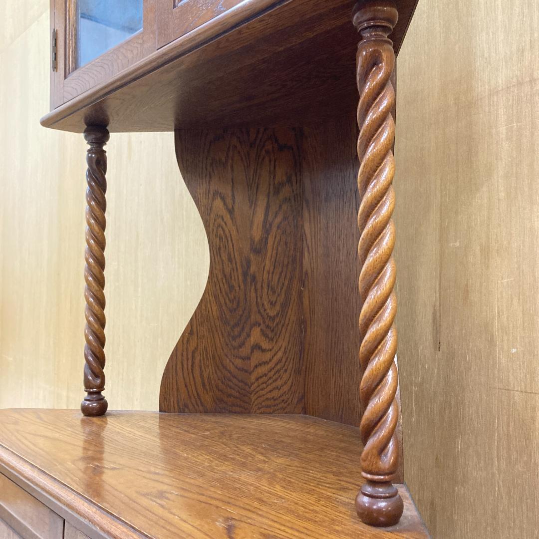 アンティーク　コーナーキャビネット　飾り棚