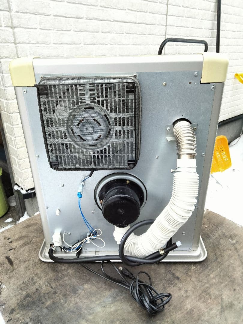 サンポットFF石油ストーブゼータス！品番「FFR‐56SX」2008年式中古品