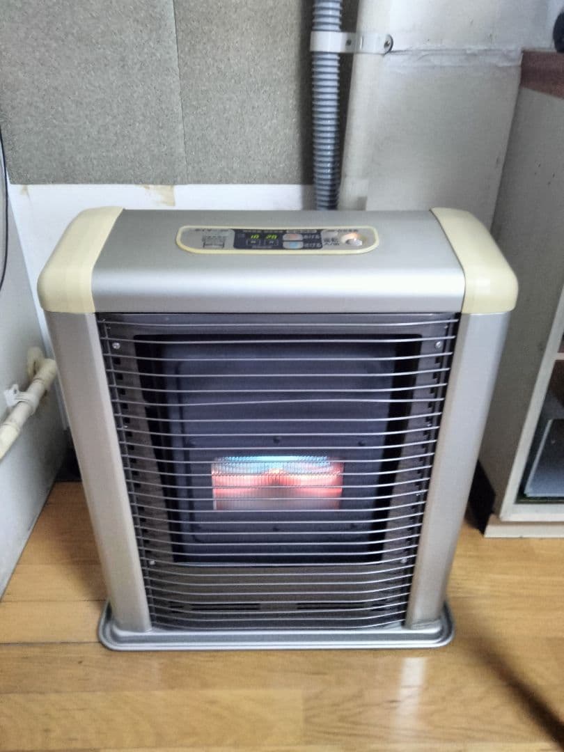 サンポットFF石油ストーブゼータス！品番「FFR‐56SX」2008年式中古品