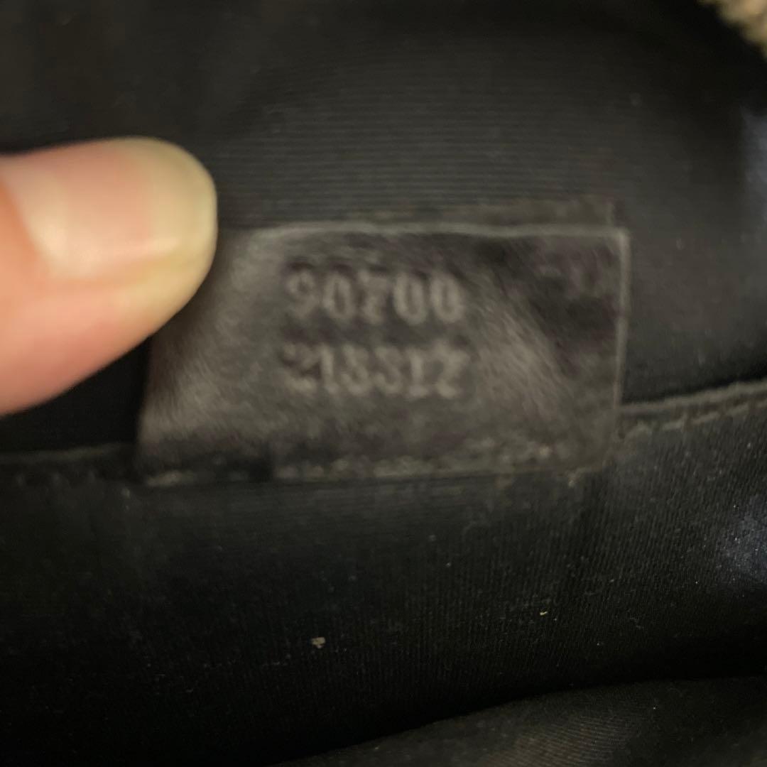 GUCCI ブラック ラウンドショルダーバッグ　GGロゴ