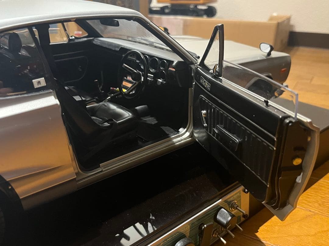 日産　スカイライン　２０００　ＧＴ－Ｒ　オートアート　ハコスカ　シルバー　１／８