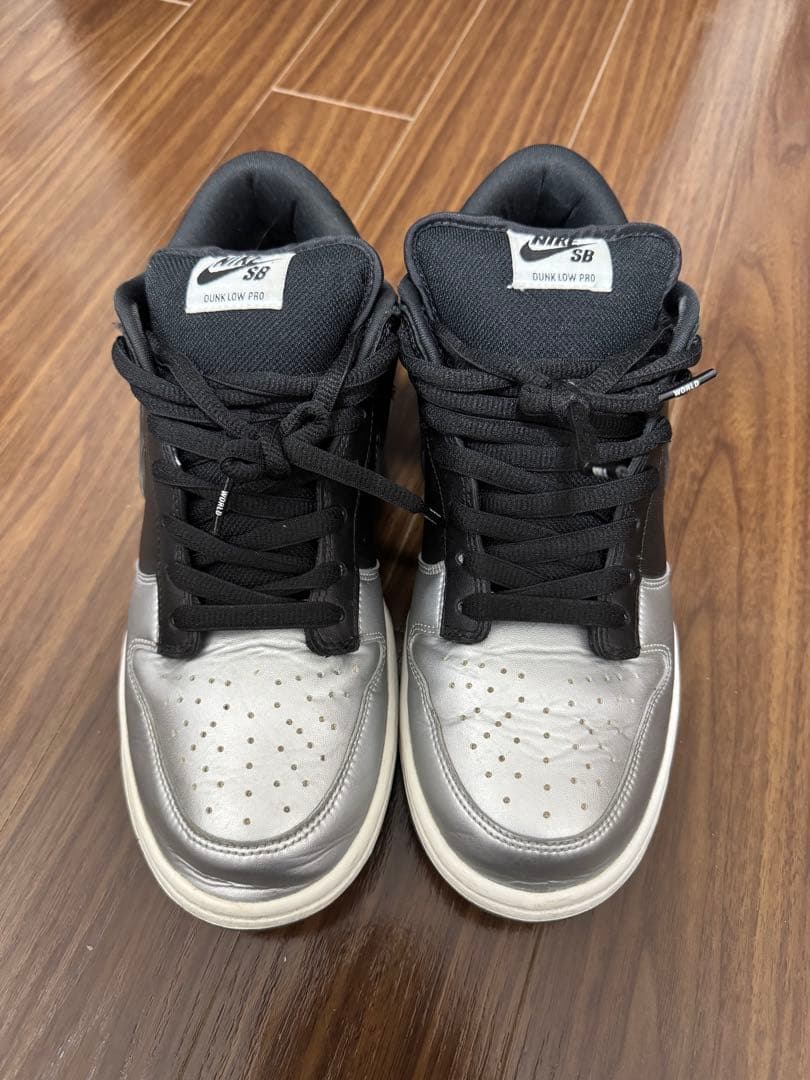 Nike x supreme SB Dunk Low Pro シルバー/ブラック