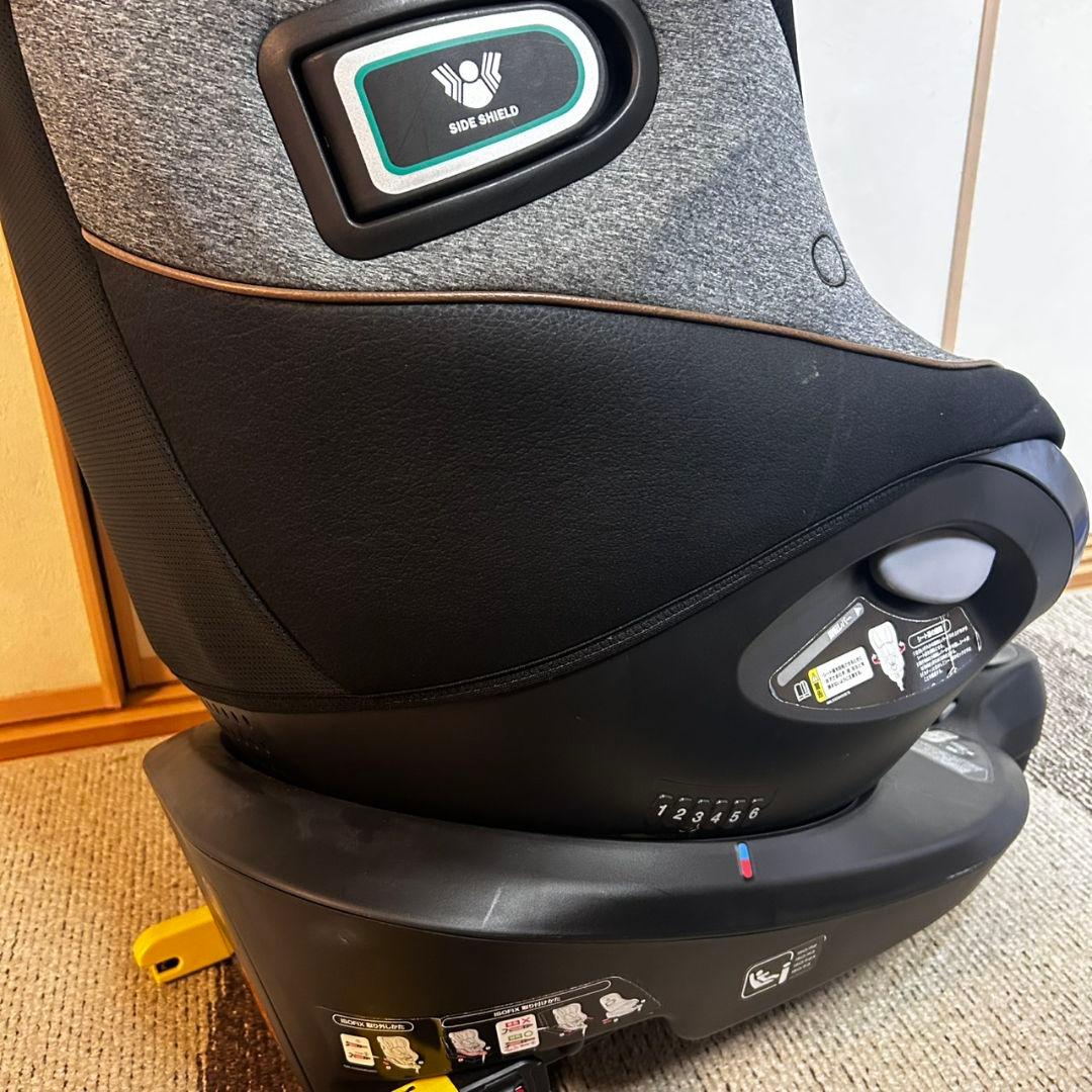 美品　Aprica アップリカ　クルリラ プロテクト　チャイルドシート　R1