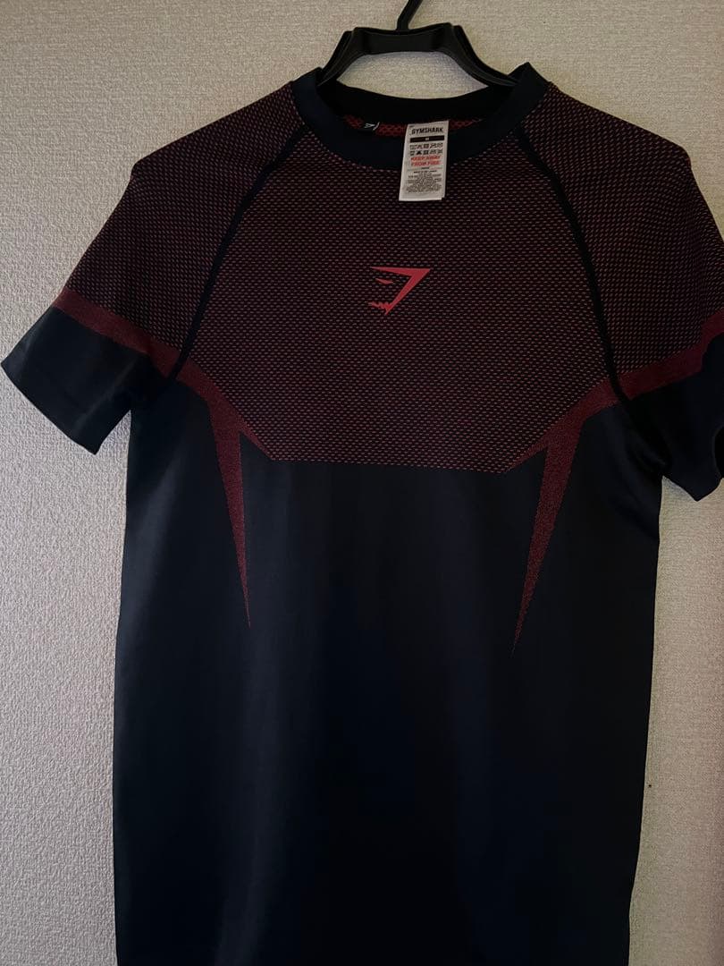  onyx v5 レッド　シャツ