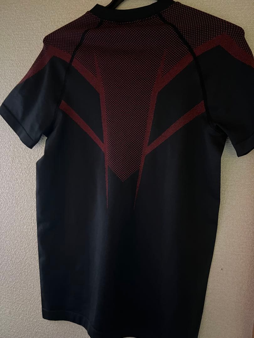  onyx v5 レッド　シャツ