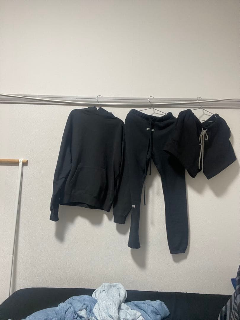 エッセンシャルズセットアップとハーフパンツ セントマイケル靴下　サイズは下に！