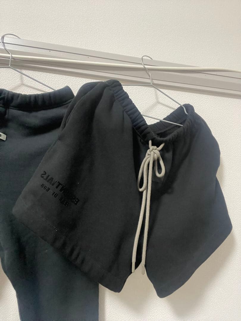 エッセンシャルズセットアップとハーフパンツ セントマイケル靴下　サイズは下に！