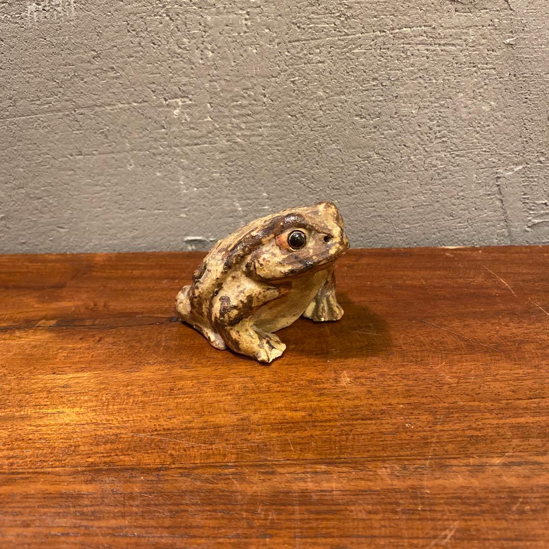 骨董品 蛙の置物 オブジェ カエル 時代物 陶器 コレクション 縁起物