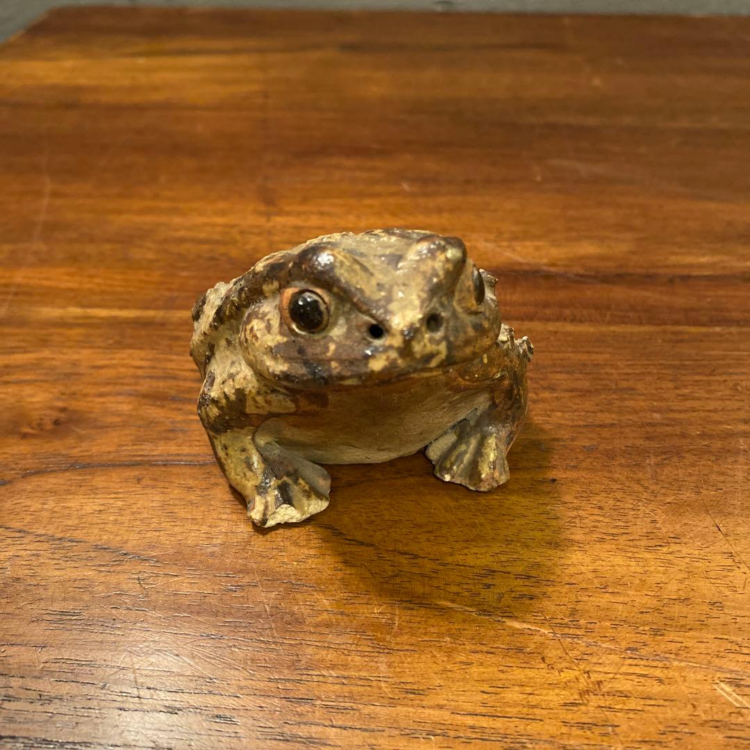 骨董品 蛙の置物 オブジェ カエル 時代物 陶器 コレクション 縁起物