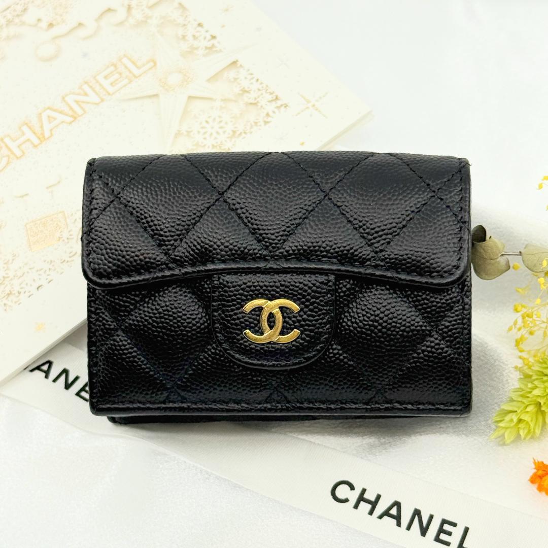 CHANEL 　シャネル　　三つ折り財布　キャビアスキン