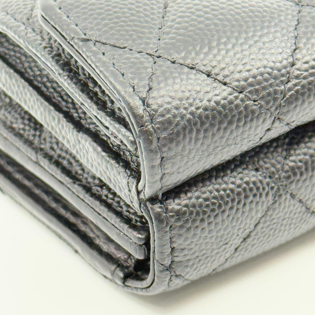 CHANEL 　シャネル　　三つ折り財布　キャビアスキン