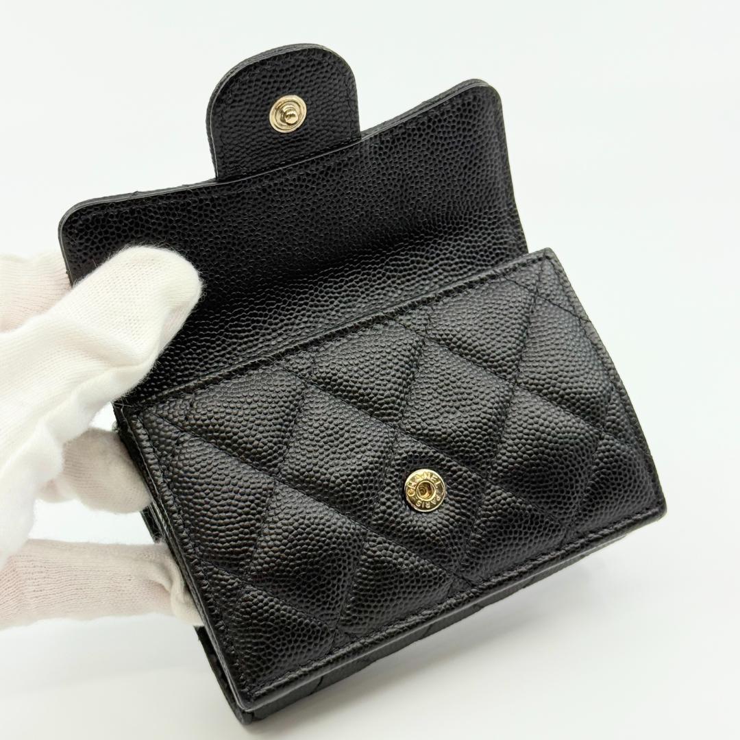 CHANEL 　シャネル　　三つ折り財布　キャビアスキン