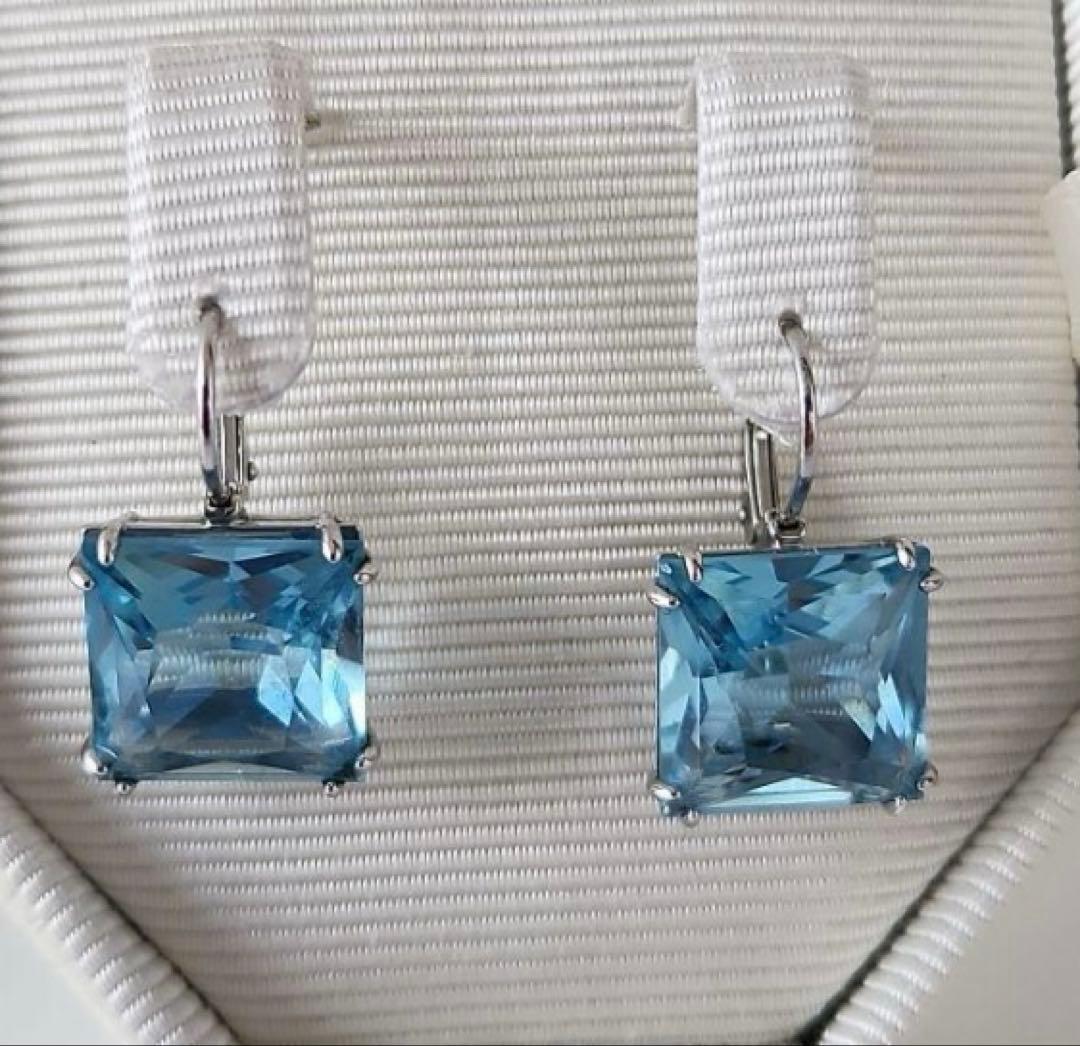 スワロフスキー青色 スクエア型 ピアス