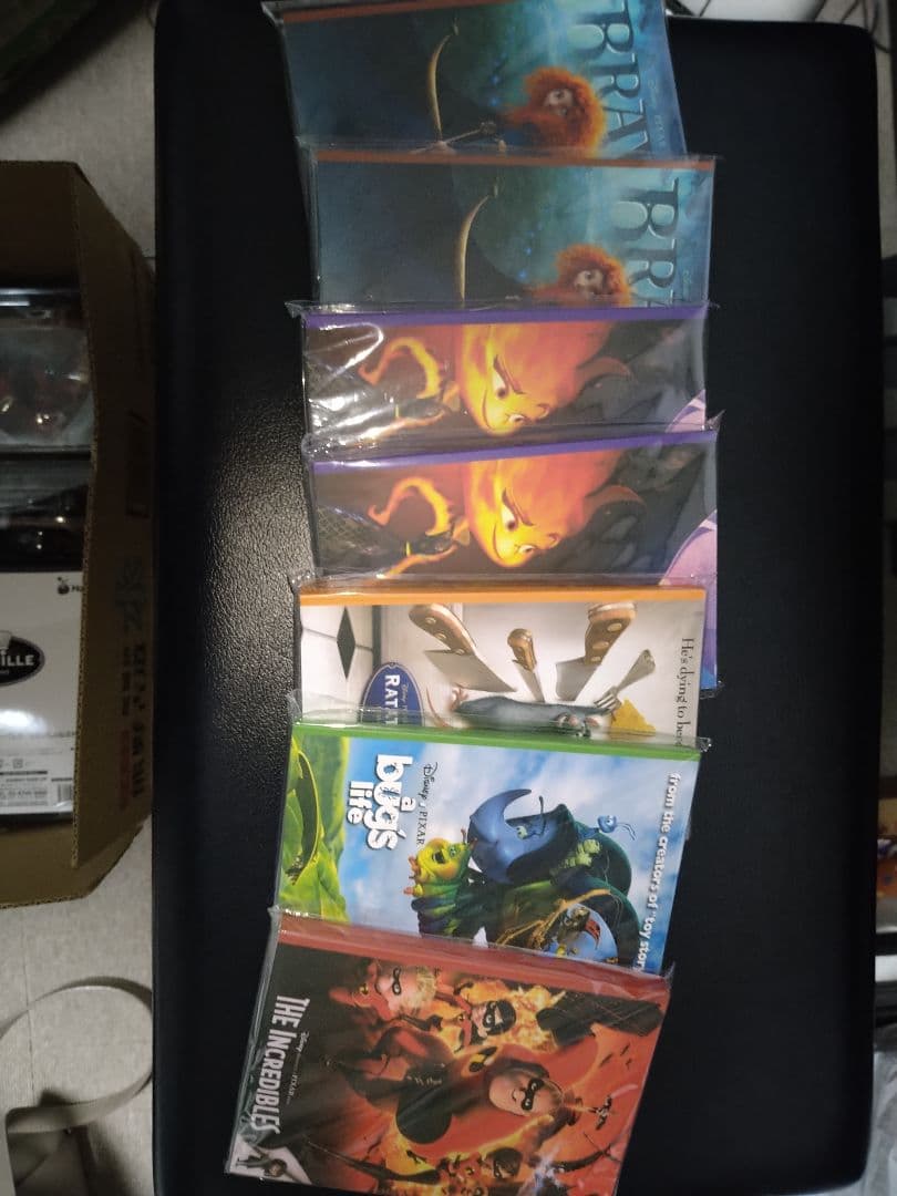 ピクサー フィギュアセット & キャンバスボード