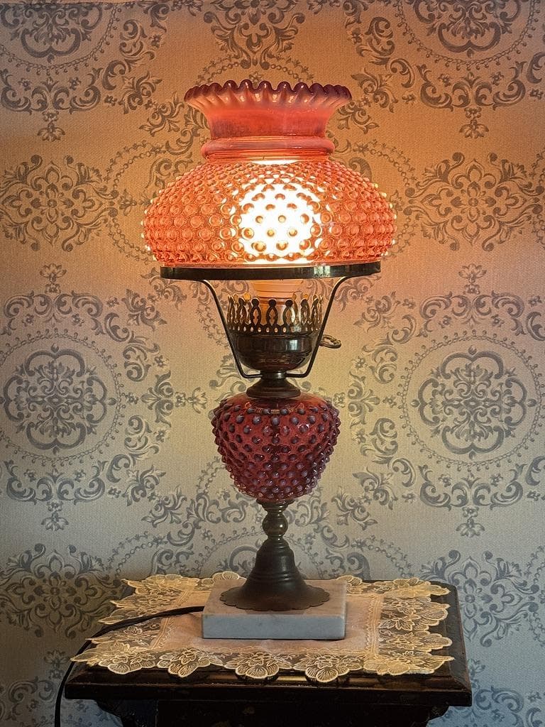 フェントン　ホブネイル　クランベリー　オパールセント　ランプスタンド