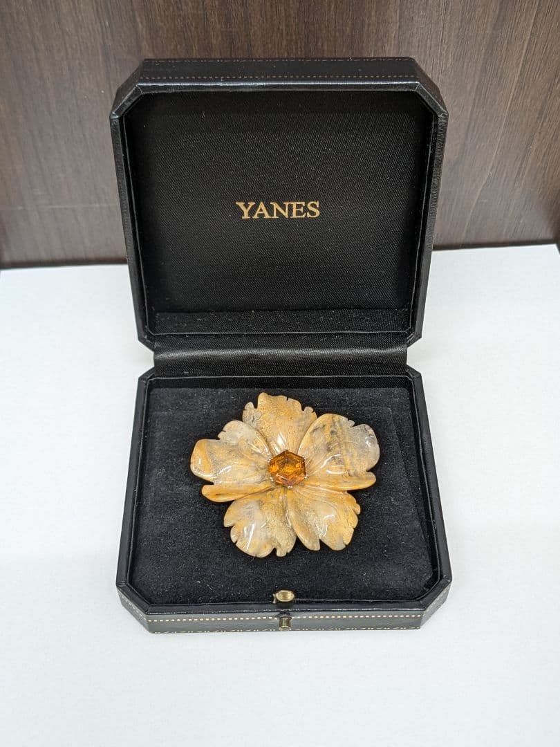 YANES ヤーネス ブローチ兼トップ フラワーモチーフ 750WG刻印