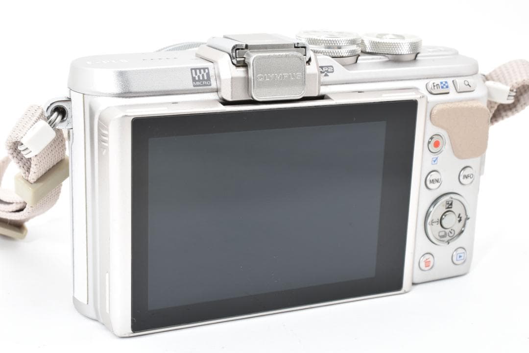 【極美品】OLYMPUSオリンパス PEN E-PL8ホワイト14-42ｍｍ