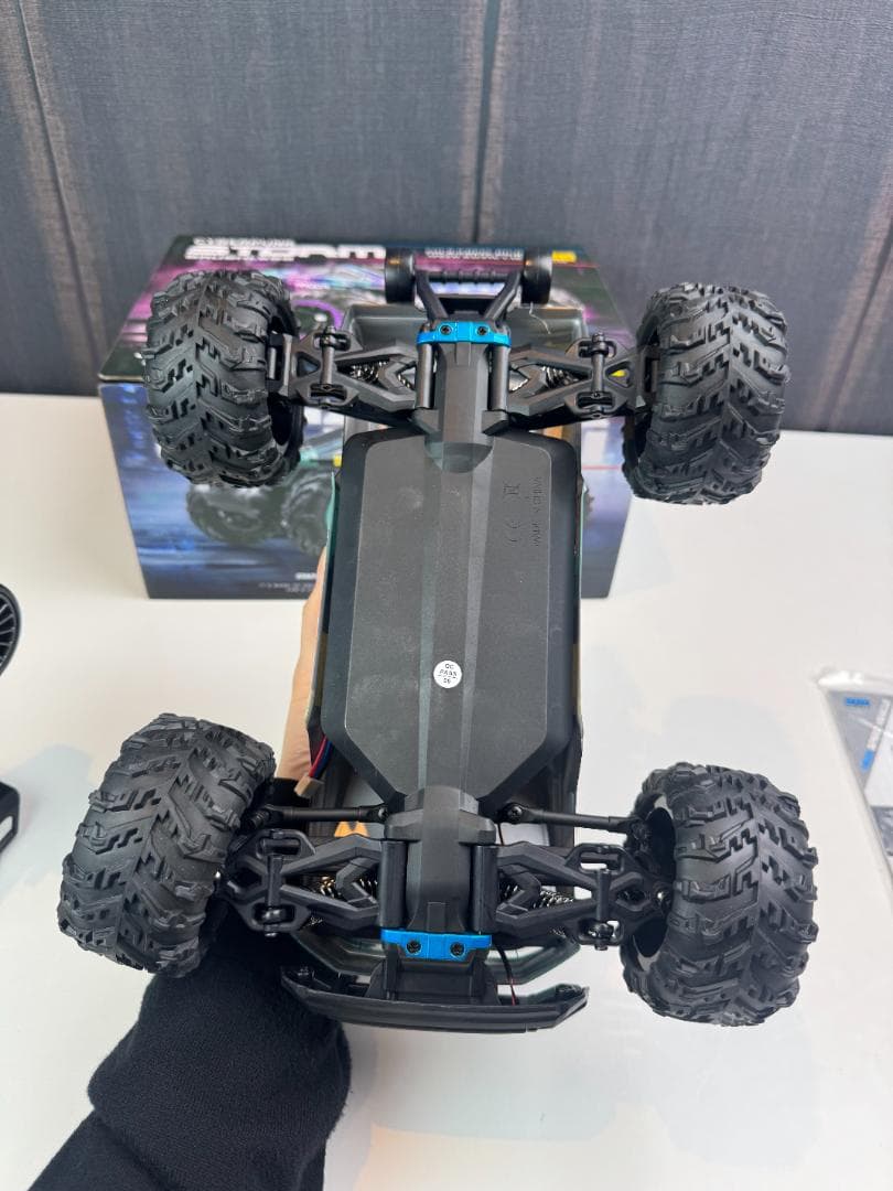 ラジコンカー ワイヤレスリモコンカー 40km ラジコンオフロード 技術認証