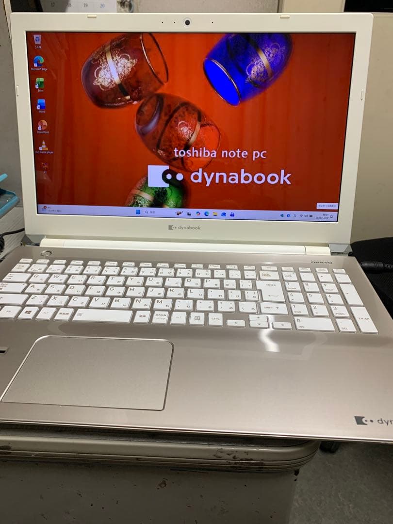 dynabook Corei7 SSD256 8GB 第7世代 ①