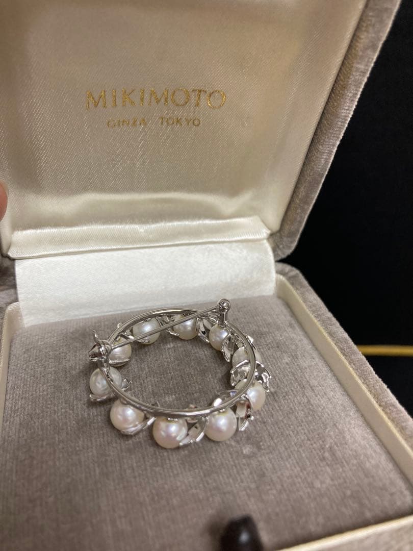 ミキモト　ブローチ　葉彫り　入学式　卒業式　結婚式　刻印　ブランド