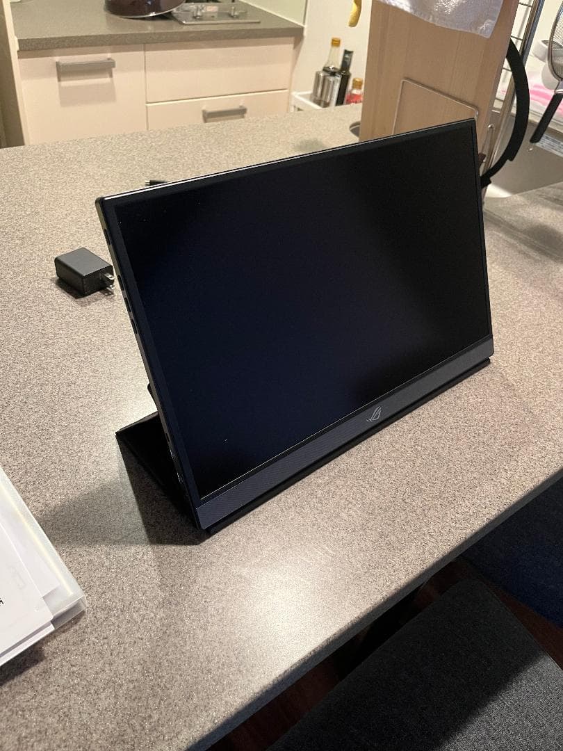 ASUS ROG STRIX XG17AHPE ポータブルゲーミングモニター