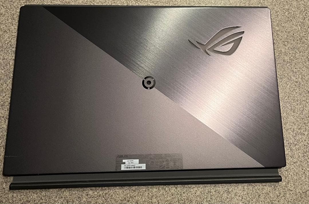 ASUS ROG STRIX XG17AHPE ポータブルゲーミングモニター