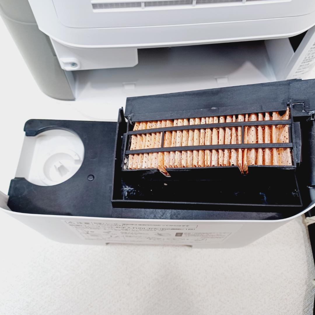 【D032】シャープ　加湿セラミックヒーター　HX-RK12-W　2023年製