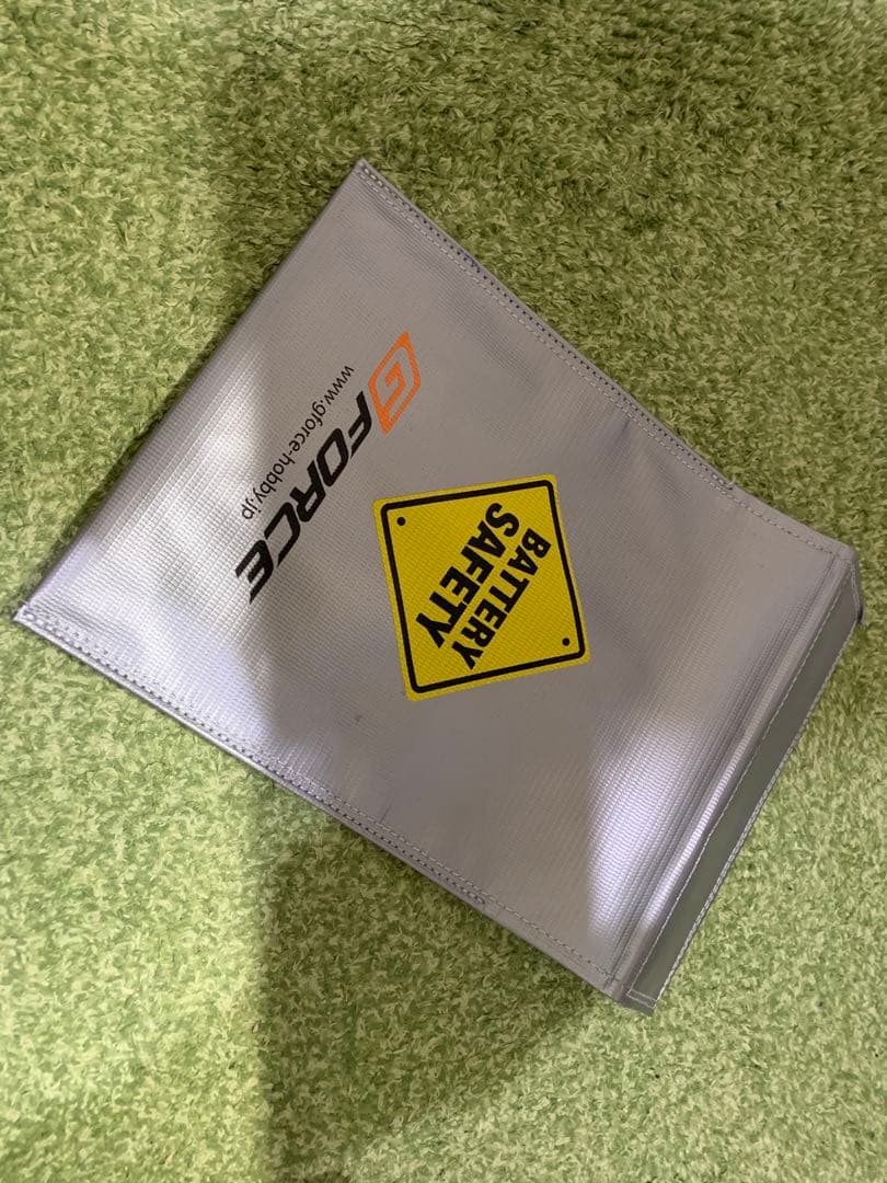 しーら　ハイテック X2 AC Plus 200 充電器&ラジコンバッグ