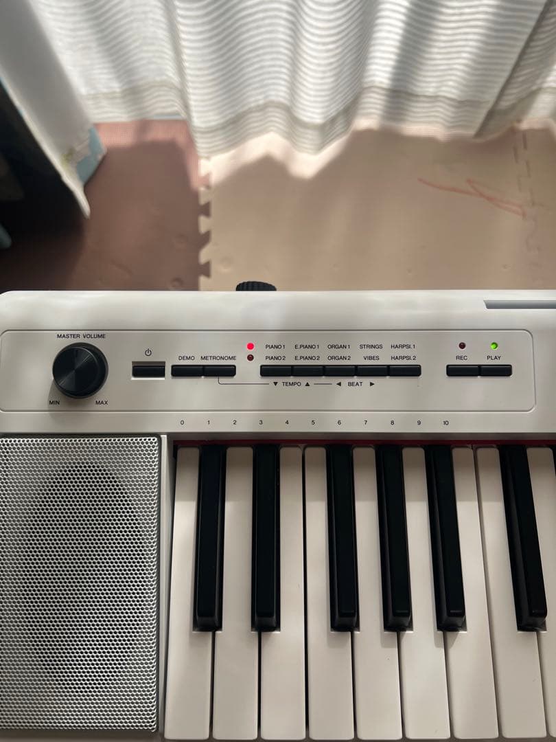 YAMAHA piaggero NP-12 ホワイト61鍵盤電子キーボード