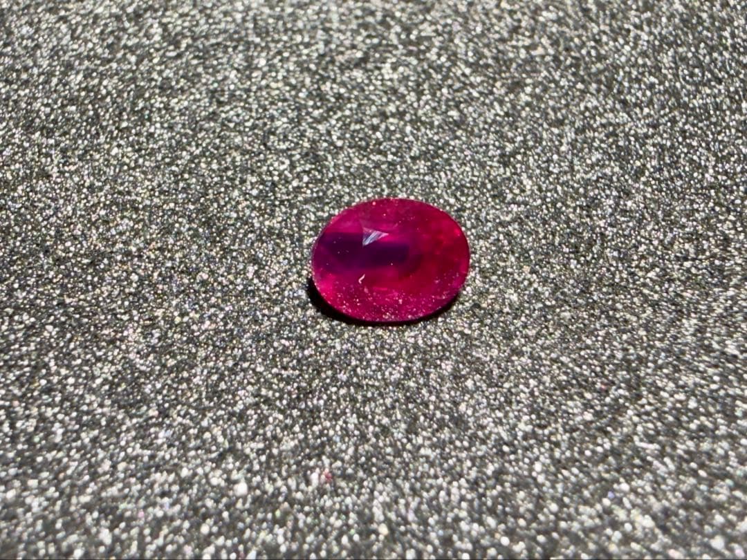 【ビルマ(ミャンマー)産】非加熱ピジョンブラッドルビー　GIA鑑　1.18ct