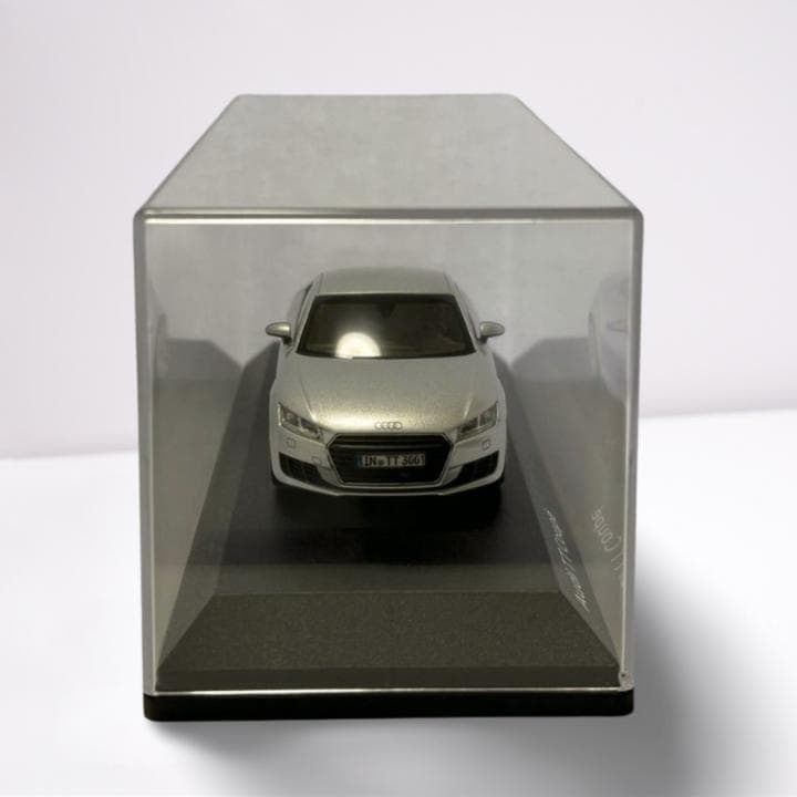 【新品】Audi TT Coupé ミニカー シルバー 1:43